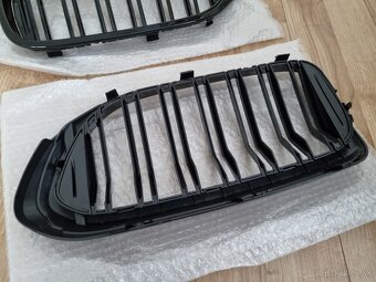 CIERNA MASKA GRIL BMW rad 5 model G30 G31 G38 - 4