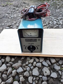 Nabijačka  12 V a 6 V - 4