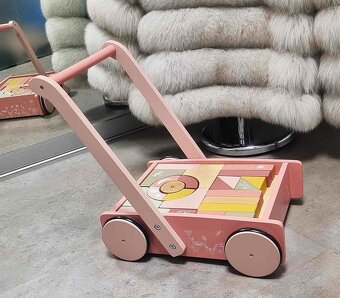 CHODÍTKO - VOZÍK S KOCKAMI LITTLE DUTCH - 4