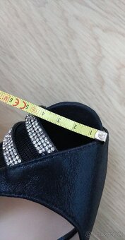 Topánočky so zlatým podpätkom - 4