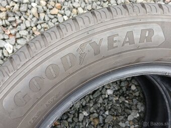 Predám zánovné letné pneumatiky GOODYEAR 215/60 R17 C 2ks. - 4
