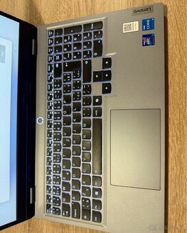 Lenovo LOQ 15IAX9I - 4