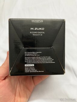 Olympus M.Zuiko Digital 45mm f/1.8 - 4