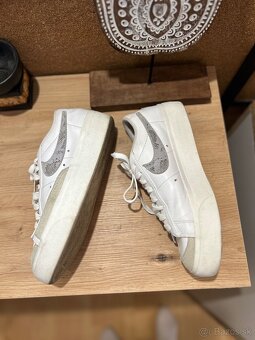 Nike blazer low platform - biele tenisky nike - 4