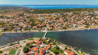 Energeticky úsporná moderná oáza v Nine s bazénom a saunou, - 4