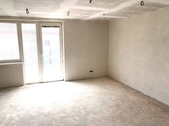 3 izb.apartmán 100 m2 s vlastnou záhradou 500 m2 - 4