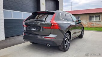 Volvo XC60 B5 2.0L Momentum Pro AWD A/T - 4