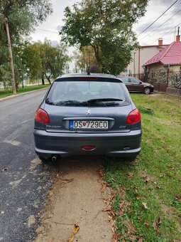 Peugeot 206 1.4 benzín - 4