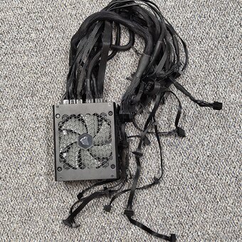 CORSAIR RM 1000x 80 plus Gold - 4