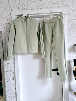 NOVE Guess teplakova a fitness suprava XS, XS/S - 4