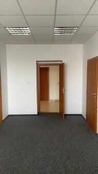 Kancelársky priestor 3x 18,5m² v Ružinove - 4
