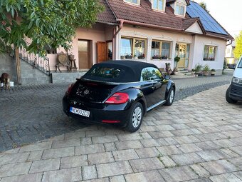 VW Beetle cabrio 2013 121tisíc km 1,2 tsi 77kw - 4