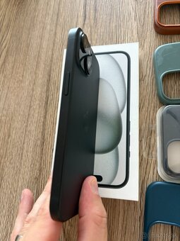 Iphone 15 - 256 gb black apple - 4