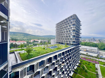 Prenájom - 4i byt s terasou a PS v projekte Guthaus - 4