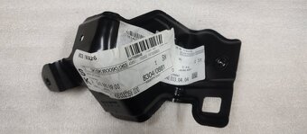 Toyota Prius V 5 - pirela Mercedes EQB Vito - kryt zrkadla - 4