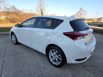 ✅Toyota Auris 1.6 benzín➡️89.000 km➡️r.v.:2016 - 4