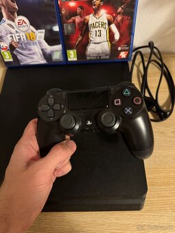 Playstation 4 slim 1000gb + ovladac + 2 hry (fifa,NBA) - 4