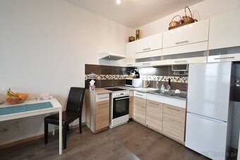 Slovenský Grob: 1 izbový byt s parkovacím státim - 4
