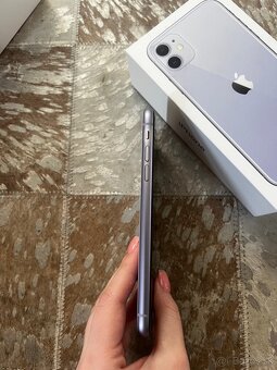iPhone 11 256GB fialový - 4