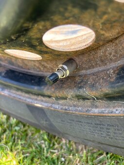 Predám zimné obutie s diskami s TPMS - 4