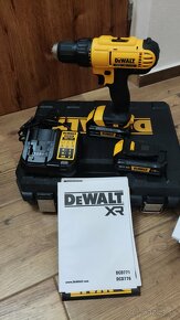 DeWALT Kompaktný vŕtací skrutkovač 18 V XR – 2 X 1,3 Ah - 4