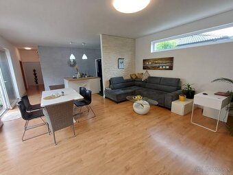 na predaj luxusný samostatne stojaci bungalov - 4