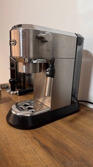 Pákový kávovar a mlynček Delonghi s príslušenstvom - 4