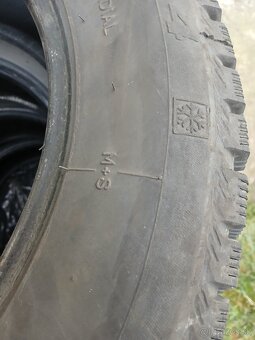 Zimné 215/60 r16 - 4