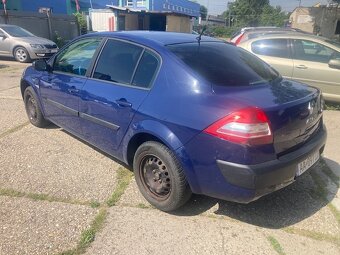 Renault Megane 1.4i 71kw sedan - 4