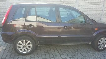 FORD FUSION 1.4i 2010 - 4