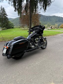 Harley Davidson Street Glide - 4