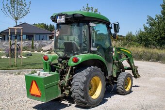 John Deere 3045R - 4
