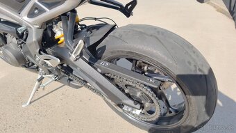 Triumph Street Triple 765 RS r. 2021 - 4