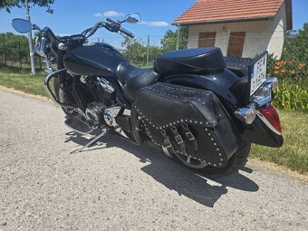 Yamaha XVS 1300 - 4