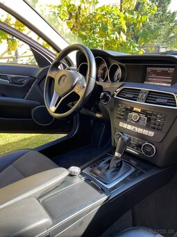 Mercedes C - 4