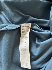 Tmavo-modré Patagonia tričko - 4