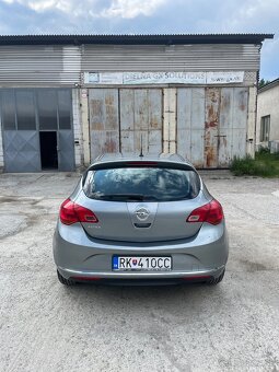 Opel Astra 2013 - 4