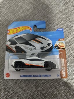 Hot Wheels autíčka - športiaky 1/2 - 4