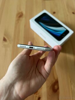 Apple iPhone SE 2020 256GB White 100% batéria - 4