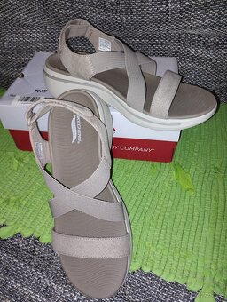 Skechers dámske sandále, veľkosť 40 - 4