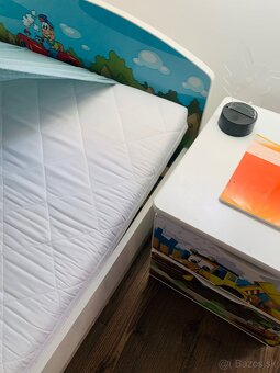 Posteľ,nočný stolik,písací stol a stolička+matrac - 4