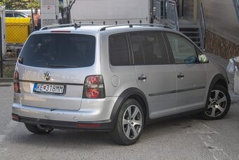 Volkswagen Touran Cross 2.0 TDI Webasto 7 miestne - 4