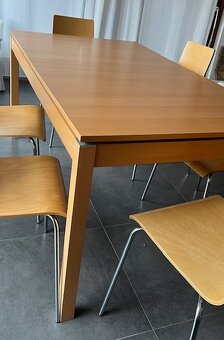 Predám rozkladací jedálenský stôl - 4