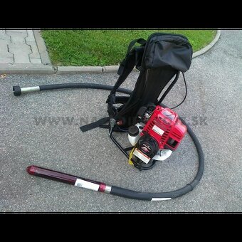 motorový ponorný vibrátor na betón - 4