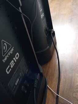 2x stĺpový systém "BEHRINGER C210" + mixpult "DNA MIX 4U - 4