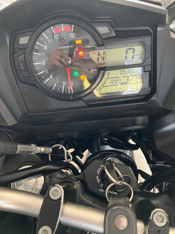 Suzuki DL650 V-Strom - 4