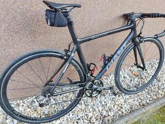 Ponukam cestný bicykel Giant advanced - 4