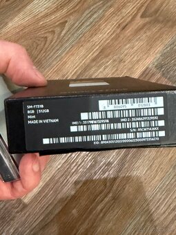 Samsung Galaxy Z FLIP 5 // SM-F731B - 4