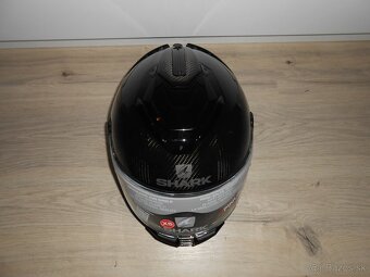 Predam krasnu novu karbonovu moto prilbu znacky SHARK SPARTA - 4