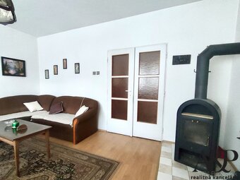 NA PREDAJ 4 IZBOVÝ RODINNÝ DOM S GARÁŽOU, POZEMOK 800 M2, KU - 4